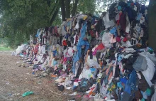 Setki ton odpadów na granicy miasta. Mieszkańcy obawiają się najgorszego...