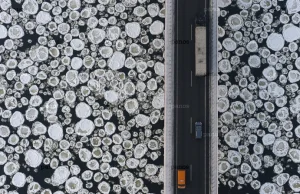 Sroga zima (Depth of Winter) - świetna seria zdjęć lotniczych Kacpra Kowalskiego