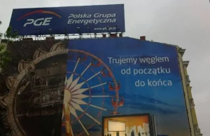 Ekolodzy przerobili ogromną reklamę PGE w centrum