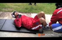 Jak trenuje "brzuszki" mistrz świata w boksie - Manny Pacquiao