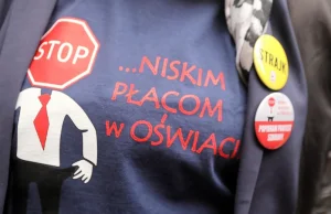 Nauczyciele w oczach Polaków zrównali się z "chamem ze sztachetą"