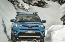 Nowa Toyota RAV4 Hybrid na alpejskich trasach - FILM