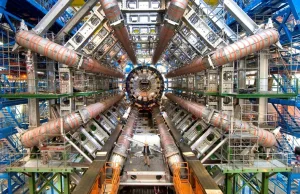 Dobre wyniki Wielkiego Zderzacza Hadronów