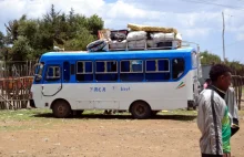 Etiopski sposób na pół dnia w minibusie