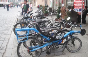 Wizyta we Wrocławiu: parkingi rowerowe :)