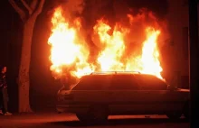 Tegoroczne dane z Francji. 804 spalone auta w Sylwestra