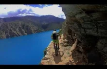 Po prostu relaksująca przejażdżka rowerem po jeziorze Phoksundo
