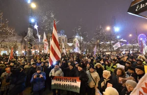 "Nie będziemy niewolnikami". Tysiące Węgrów na manifestacji