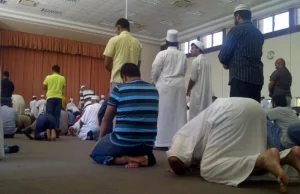Muzułmanie sprzeciwiają się obowiązkowej rejestracji swoich szkół religijnych