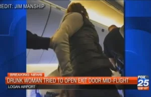 Polka chciała otworzyć drzwi samolotu w trakcie lotu. Chciało jej się palić