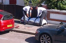 Nielegalny imigrant odpadł od samolotu i spadł na ulicę w Londynie