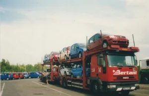 Zdjęcia polskiego kierowcy ciężarówki z lat 90