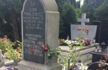 Barbarzyństwo! Nieznani sprawcy zbezcześcili grób śp. rodziców K. Pawłowicz