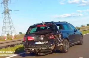 Passat bez tyłu pędzi autostradą A4. Materiał wideo od czytelnika (Zobacz...