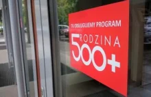 500+ wyciąga z ubóstwa setki tysięcy Polaków. To koniec z biedą w Polsce?