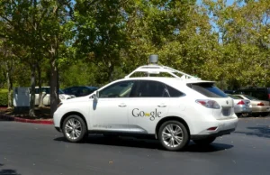 Google testuje samojeżdżące samochody w symulacji w stylu Matrixa