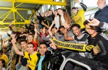 Niemieccy fani witają uchodźców i zapraszają ich na mecze piłkarskie [eng]
