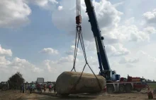Wyciąganie 100-tonowego kamienia