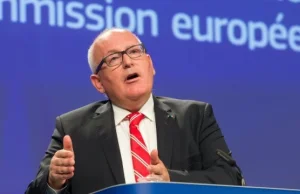 Timmermans grozi Polsce