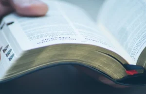 Chiny. Biblia zniknęła ze sklepów internetowych