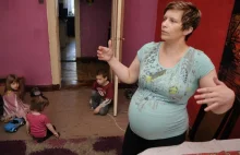 Bydgoszcz: Komornik zajął konto ciężarnej matki pięciorga dzieci