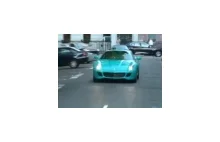 Irakijczyk w Ferrari 599 sieje terror w Londynie [wideo]