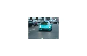 Irakijczyk w Ferrari 599 sieje terror w Londynie [wideo]