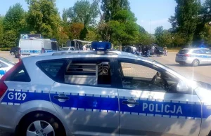 Akcja policji pod centrum handlowym. Chodzi o narkotyki i strefy wpływów w...