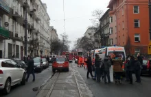 Pożar w mieszkaniu, zawaliła się ściana. Są ranni - Praga Północ