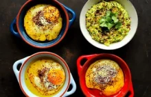 Jajka pieczone w oliwie i pasta z awokado - Przepis -