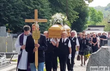 Bezdomny Zbyszek został pochowany z honorami