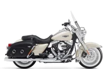 Harley-Davidson przebudowuje motocykle turystyczne na rok 2014