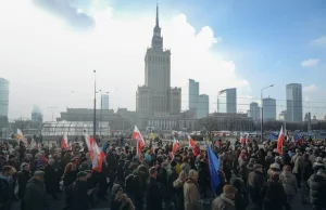 Ile osób na marszu KOD? Duże rozbieżności w szacunkach policji i miasta