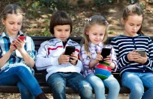 Szyja smartfonowa. Nowe zjawisko w dziecięcej Poradni Leczenia Bólu