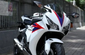 Honda CBR1000RR - Fireblade