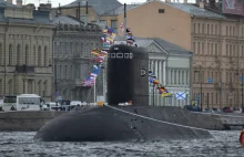 Rosyjskie okręty podwodne zagrażają kablom internetowym