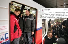 Dziennikarz oburzony zachowaniem mężczyzn w metrze. "Śpią, grają, czytają....