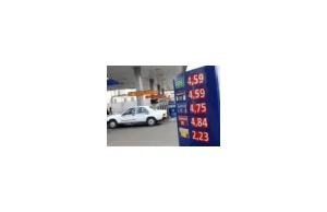Ceny paliw spadają. Litr benzyny za mniej niż 5 zł?