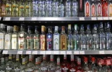 Stock Polska wycofuje ze sklepów Czystą de Luxe. Drobinki szkła w butelkach?