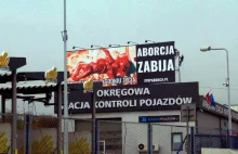Przerażające billboardy w Warszawie i Krakowie. "Syn pyta się co się stało...