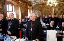 Biskupi z Jasnej Góry: Niektóre szkoły będą demoralizować uczniów od 1 września