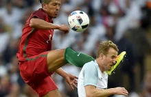 Anglia wygrała z Portugalią, Alves brutalnie zaatakował Kane'a