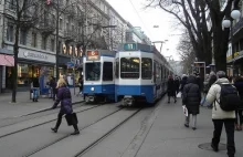Zurychski tramwaj wjechał w budynek