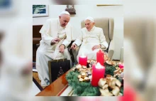 Franciszek odwiedził Benedykta XVI. Złożył życzenia świąteczne swojemu...