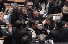 We Włoszech zamach na demokrację! Tamtejszy parlament ograniczył rolę senatu!