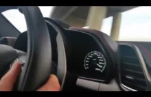 Stonoga pozdrawia policję przy prędkości 345km/h