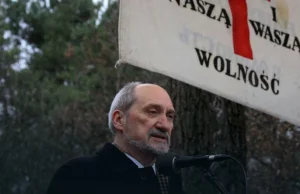 Macierewicz chce bomby atomowej