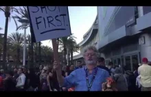 George Lucas protestuje na Star Wars Celebration – "GREEDO SHOT FIRST".