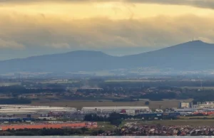 Masyw Ślęży widziany ze Sky Tower