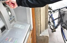 Kradną z bankomatów w Krakowie, wydają w Ameryce